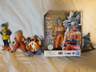 Figuras Dragon Ball Z y Marvel