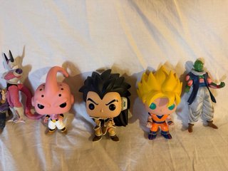 Figuras Dragon Ball Z y Marvel