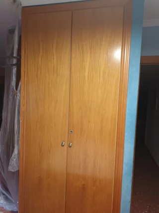 Armario empotrado madera buen estado