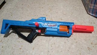 Escopeta de juguete X-Shot Insanity azul
