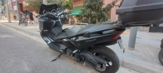 Yamaha T-Max Maxi Scooter Negra/Gris