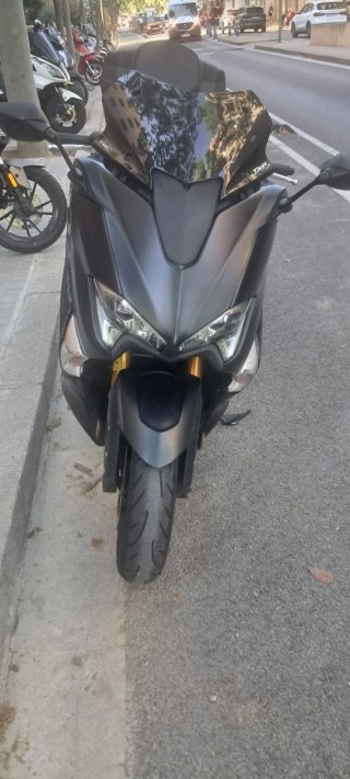 Yamaha T-Max Maxi Scooter Negra/Gris