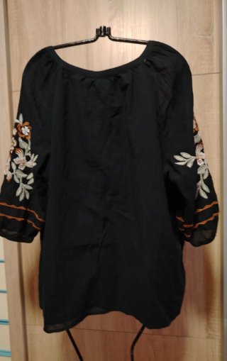 Blusa Esprit bordada negra