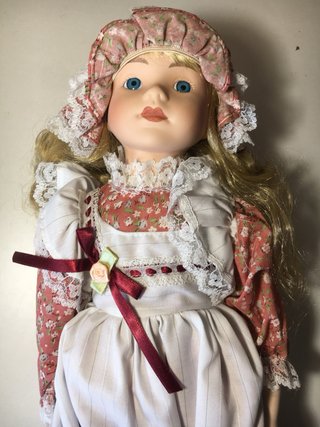 Muñeca louisa porcelana