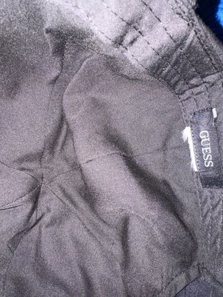 Cappello nero con catena G