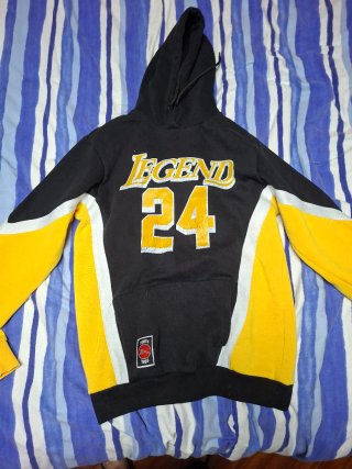 Sudadera Negra, Amarilla y Blanca Legend 24