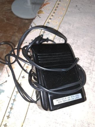 Máquina de coser blanca