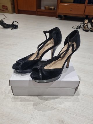 Zapatos de tacón negros