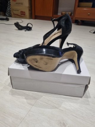 Zapatos de tacón negros