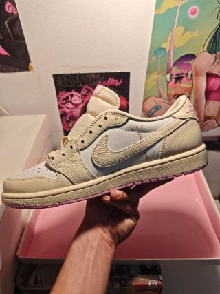 Jordan 1 Low Travis Scott Pink