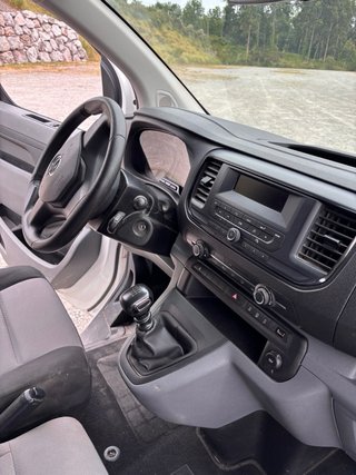 furgoneta opel vivaro 1.5 120 cv