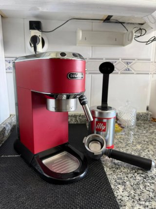 Cafetera DeLonghi Dedica