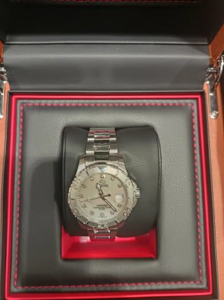 Se vende reloj marca jaguar y anillo de oro mujer