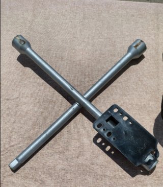 Llave para ruedas 1/2"=12,7mm
