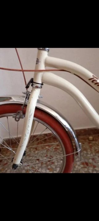 Bicicleta Clásica Blanca y Marrón