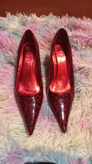 Zapatos charol rojo leopardo, tacón corto 38
