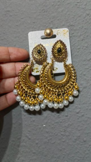 Pendientes dorados con perlas estilo Boho-chic