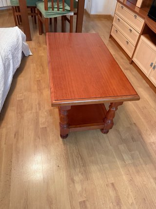 Mesa de centro de madera para salón