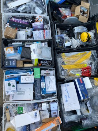 Palet herramientas eléctronica y bazar