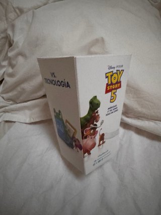 Toy Story 5: Palomitero, Funda y Stickers