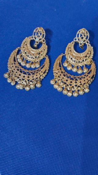 Pendientes dorados estilo boho-chic