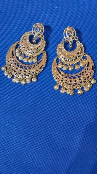 Pendientes dorados estilo boho-chic