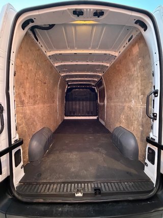 Nissan NV400 2021