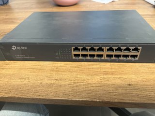 TP-Link TL-SF1016DS Switch 16 Puertos
