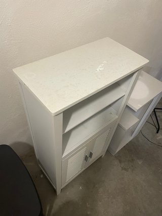 Mueble blanco de madera