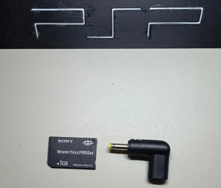 Sony PSP 2004 Negra En Muy Buen Estado + Adaptador