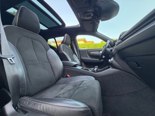 Volvo XC40 B4 197cv ECO 2021 R-Design