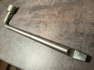 Llave Rueda Nissan