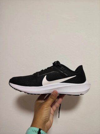 T42,5 Nike Air Zoom Pegasus 40 negras