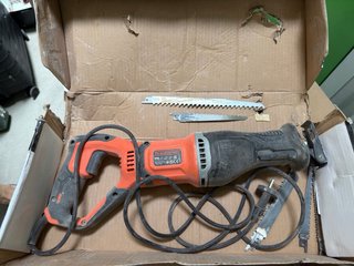 Sierra Recíproca Black+Decker 750W
