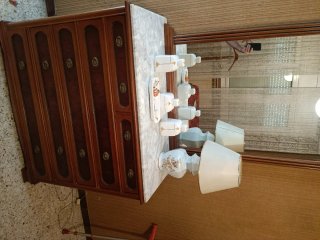 Tocador madera y mármol con espejo