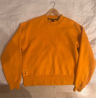Sudaderas y zapatillas