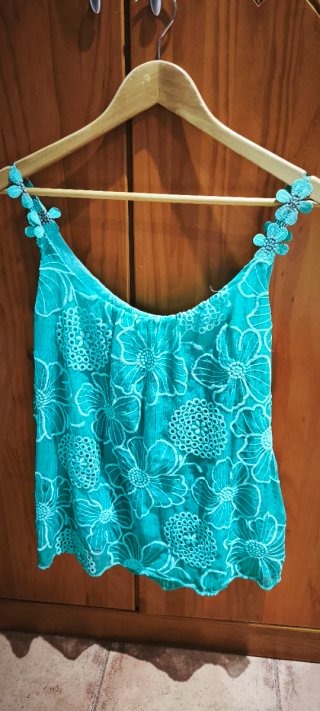 Blusa sin usar talla M