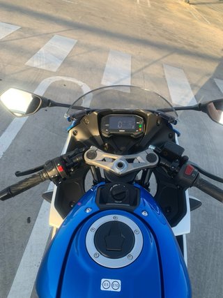 Suzuki GSXR 125 Azul/Blanco