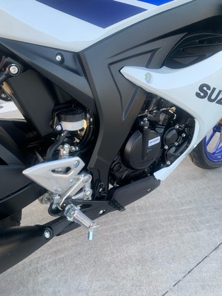 Suzuki GSXR 125 Azul/Blanco