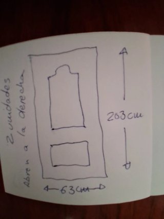 Puerta interior madera oscura