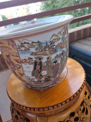 Vasi di porcellana cinesi decorati