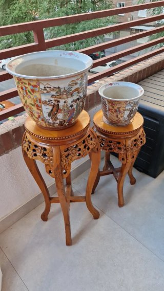 Vasi di porcellana cinesi decorati