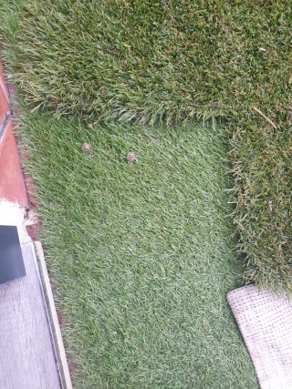 Césped artificial verde