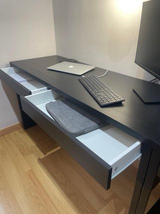 Escritorios MICKE IKEA negro-marrón