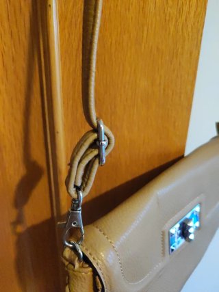 Bolso de colgar mujer beige