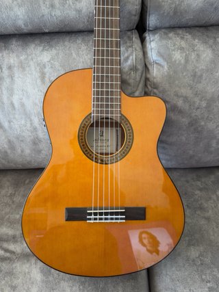Guitarra Acústica clásica marca Admira