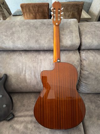 Guitarra Acústica clásica marca Admira