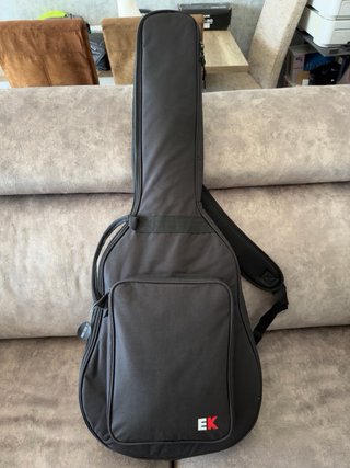Guitarra Acústica clásica marca Admira