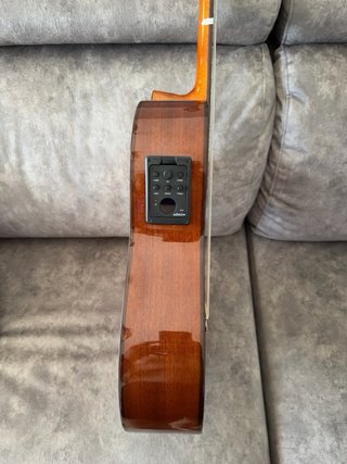 Guitarra Acústica clásica marca Admira