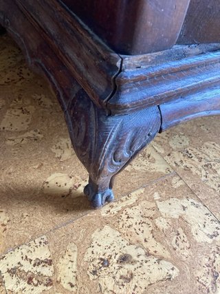 Armario antiguo de madera